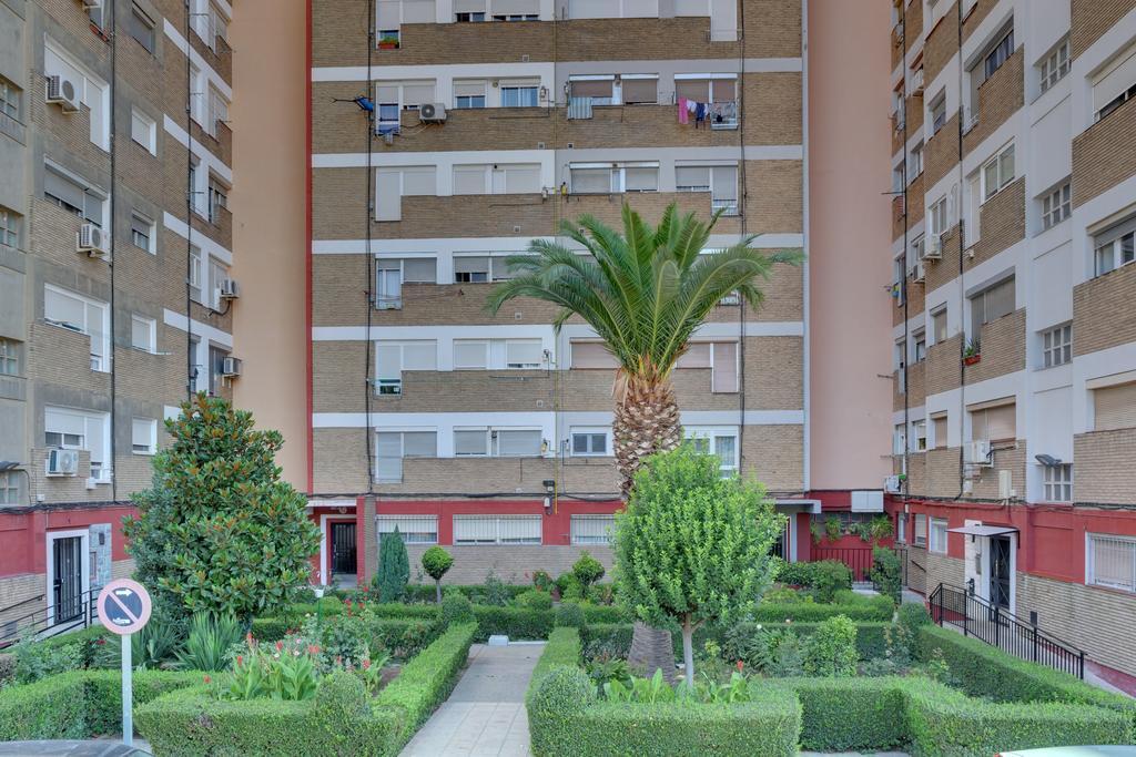 Apartamentos San Lazaro Сарагоса Екстериор снимка