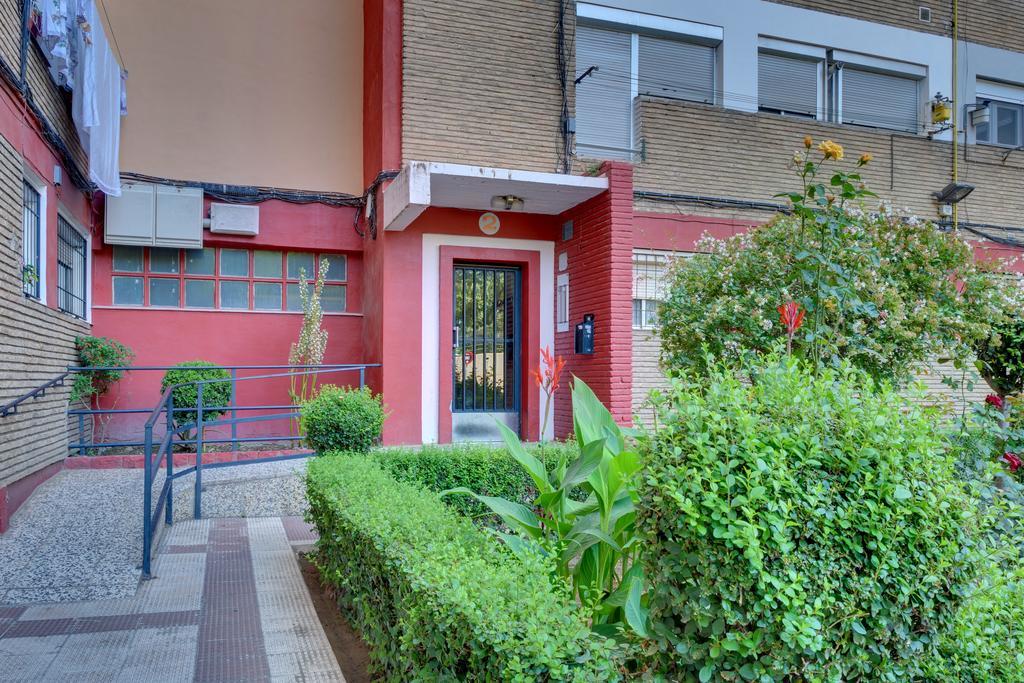 Apartamentos San Lazaro Сарагоса Екстериор снимка